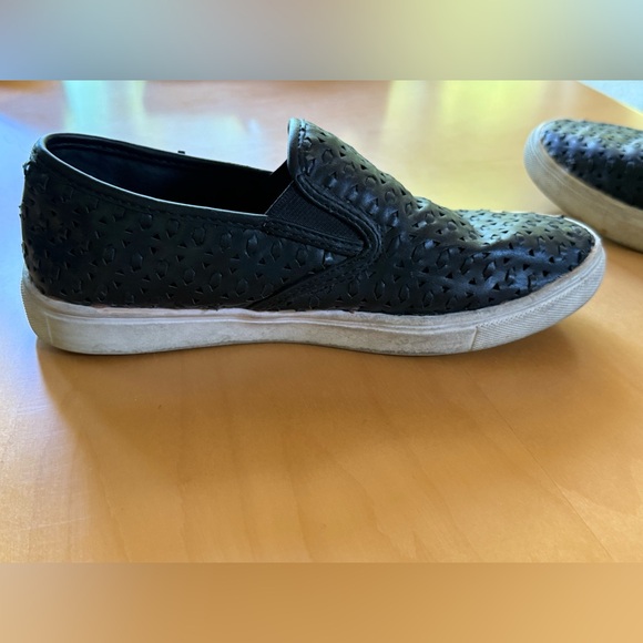 Steve Madden Excel Slip On Sneaker size 4. Black - Picture 6 of 8